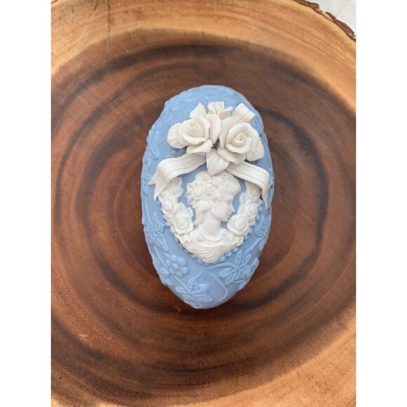 JTS International Jasperware Cameo Trinket Box Floral Embossed Ivy - Picture 4 of 9